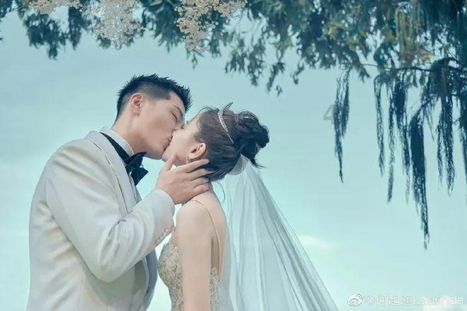 在比赛时，打乒乓球身体可以接触乒乓球台吗？游戏画面